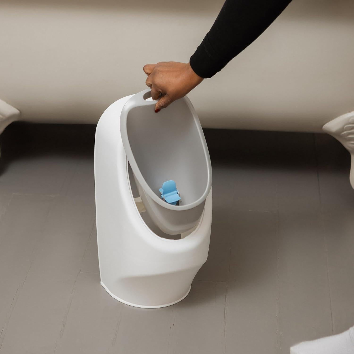 Orinal de Entrenamiento Nuby Mi Real - 18+ Meses - Blanco