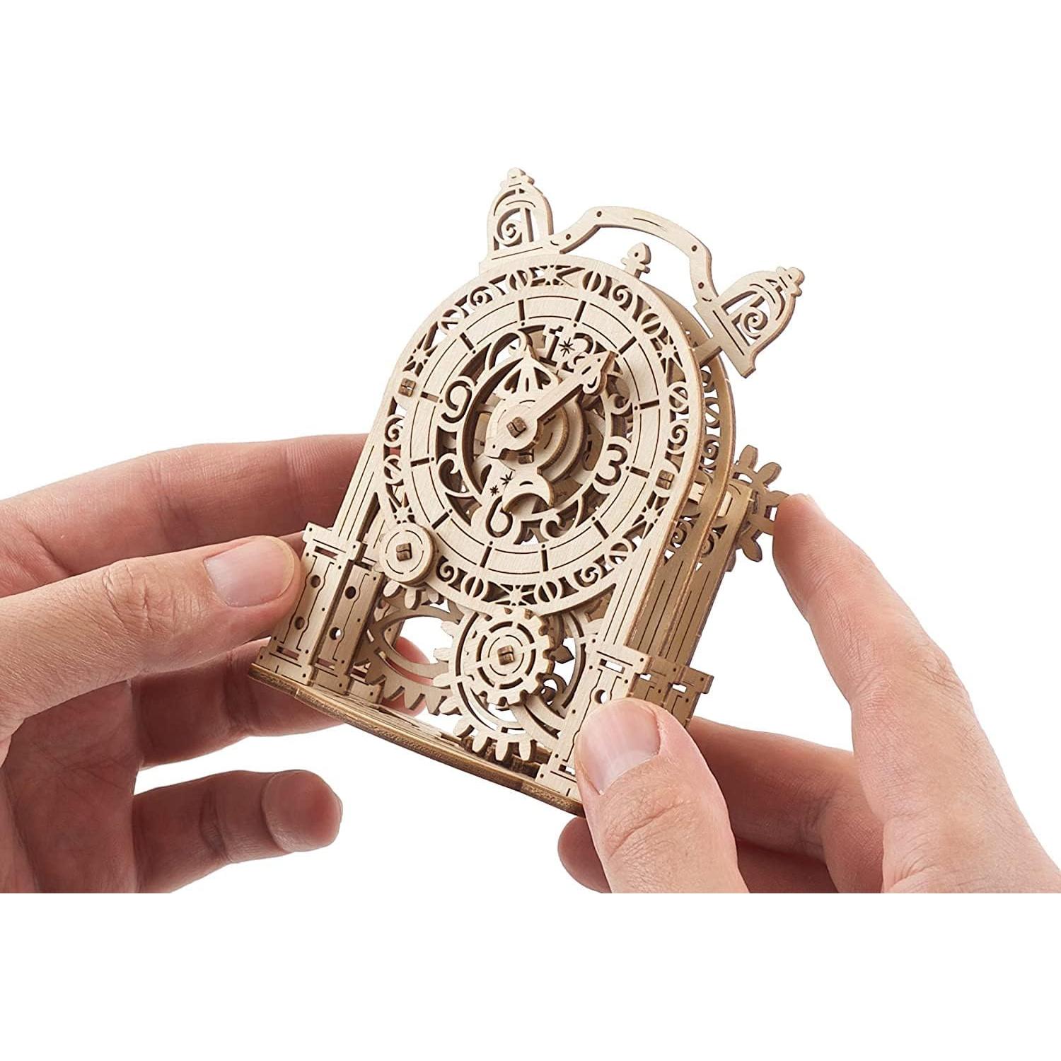 Reloj de Alarma Vintage UGEARS - Rompecabezas 3D de Madera