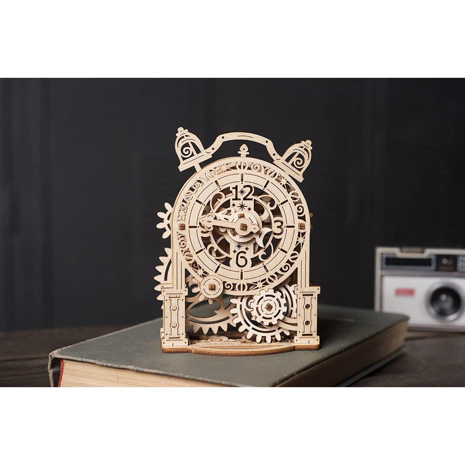 Reloj de Alarma Vintage UGEARS - Rompecabezas 3D de Madera