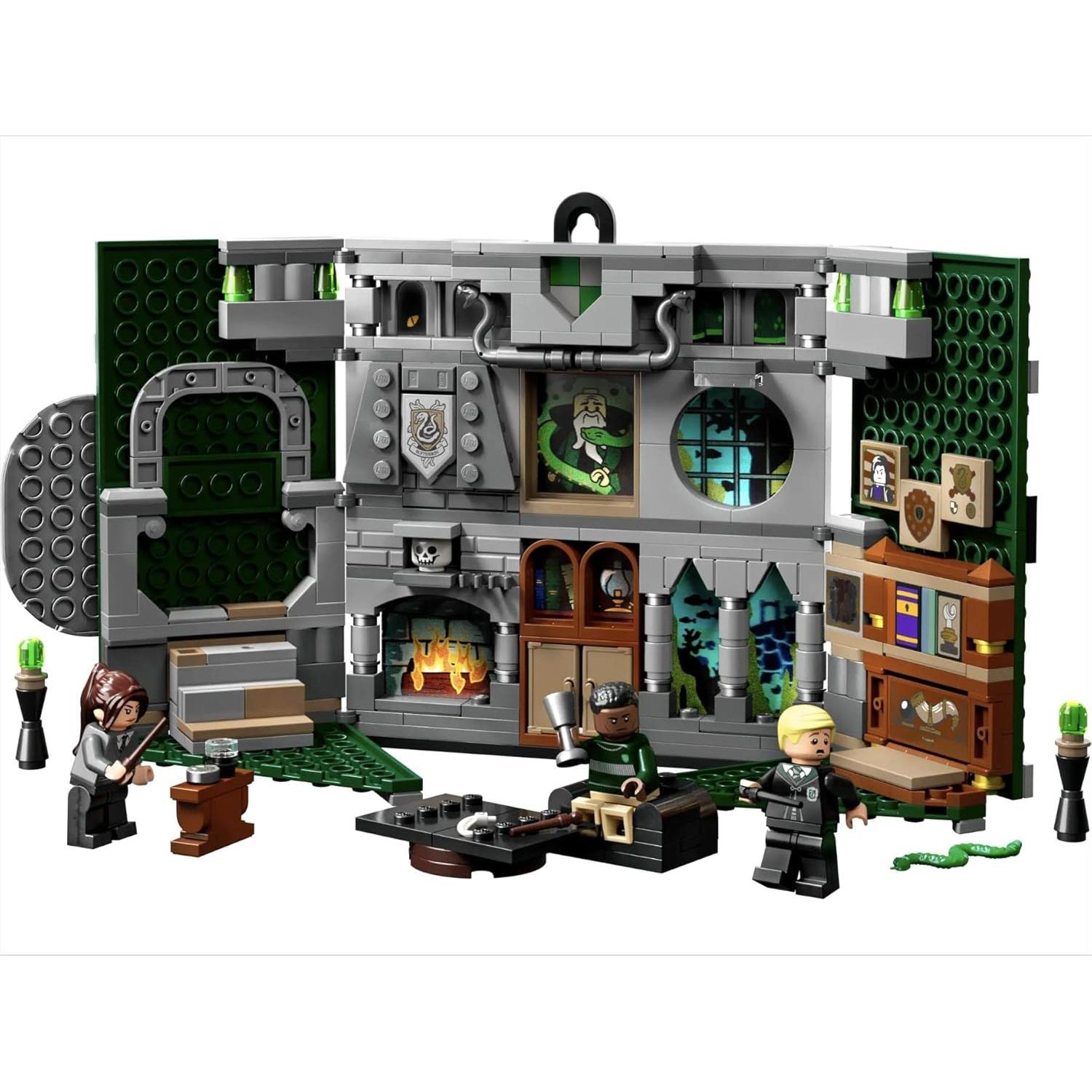 LEGO Harry Potter Bandera Slytherin 76410 con Minifiguras
