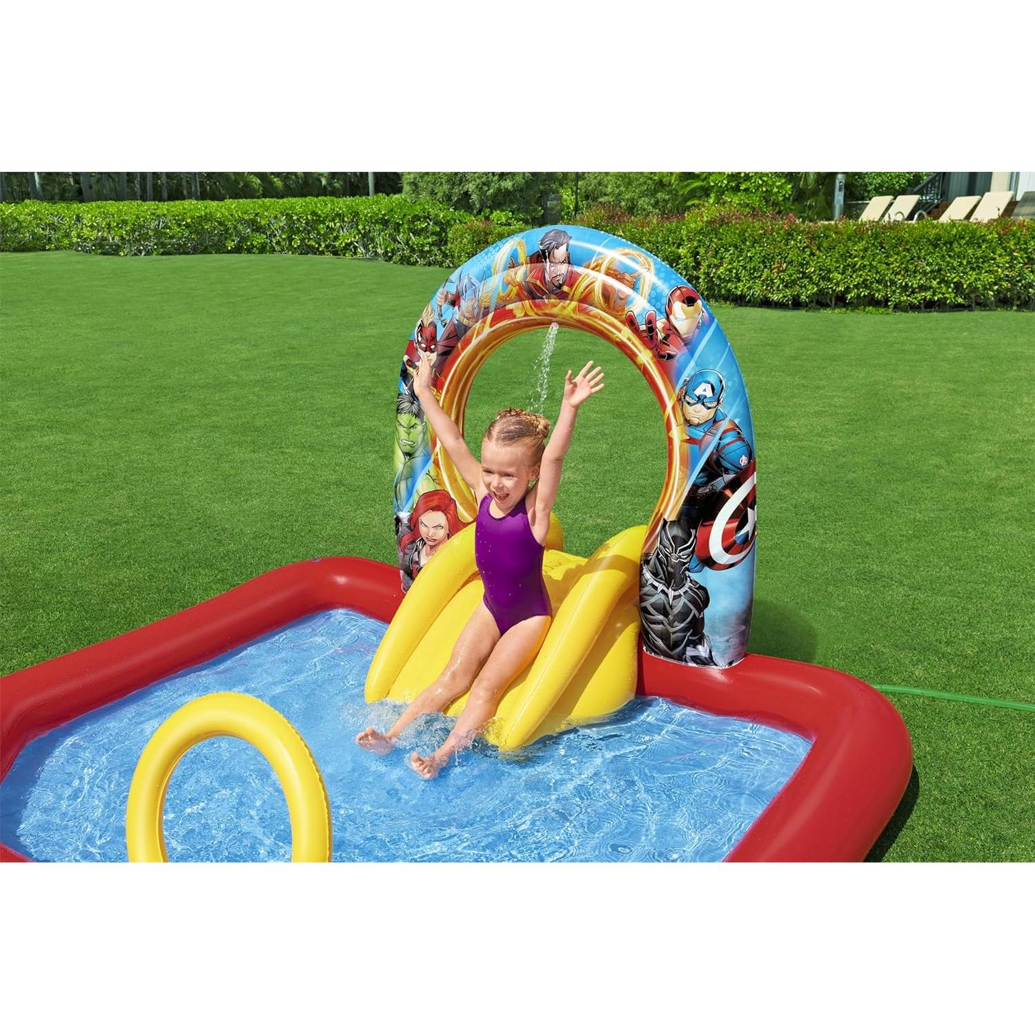 Centro de Juego Inflable de Agua Bestway Avengers 2.1m x 2m