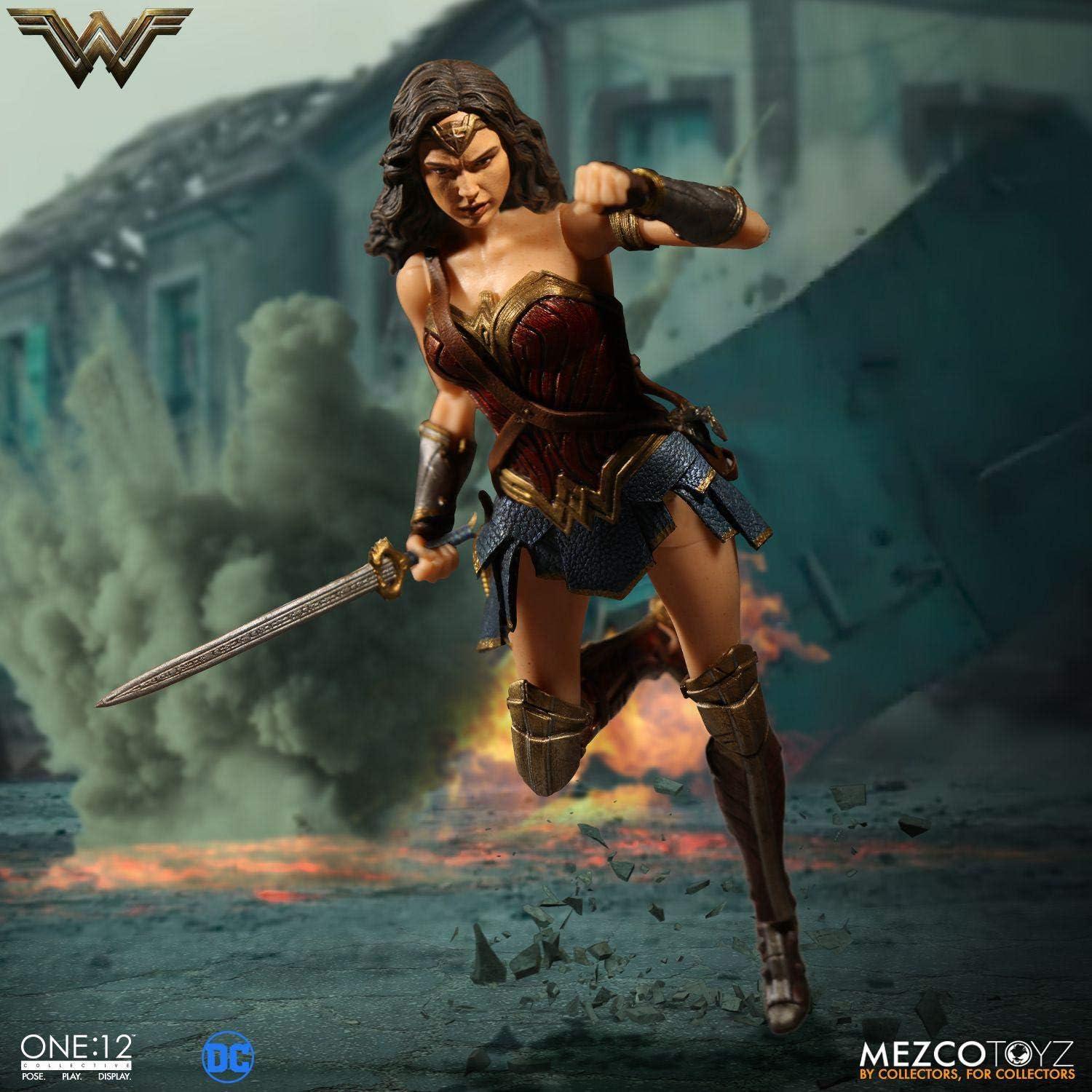 Figura de Acción Wonder Woman Mezco Toys 1:12 15.24 cm