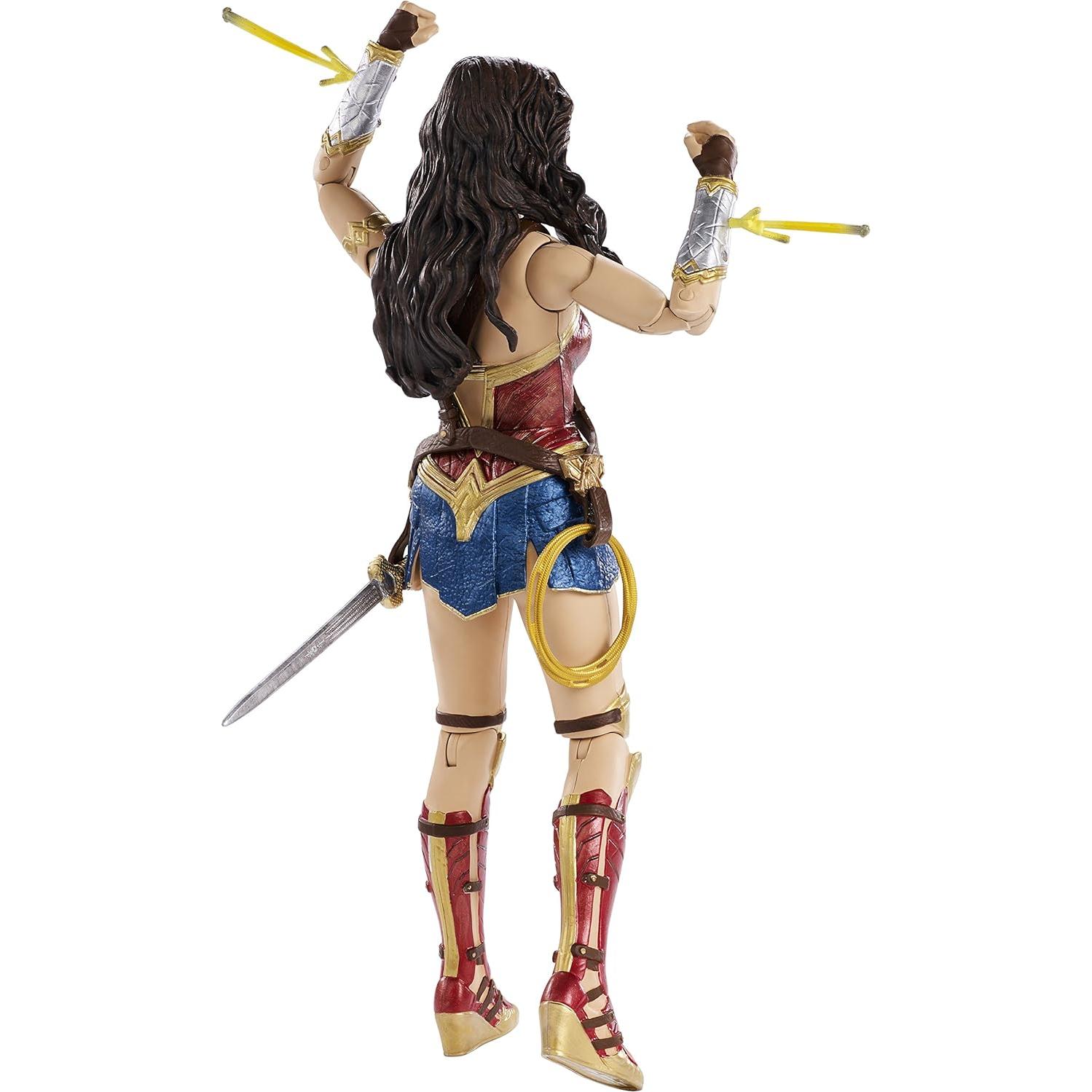 Figura de acción Wonder Woman 30.48 cm Mattel con accesorios