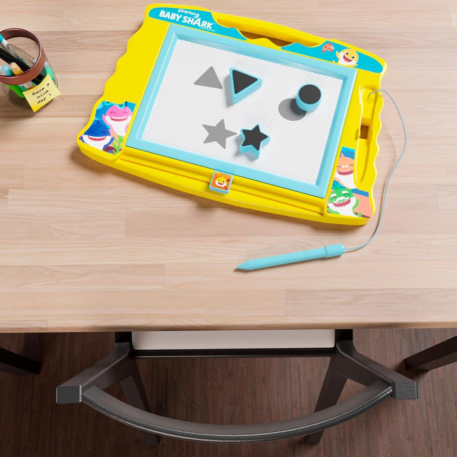 Tablero Magnético Baby Shark 35.5x25.4cm con Estilógrafo