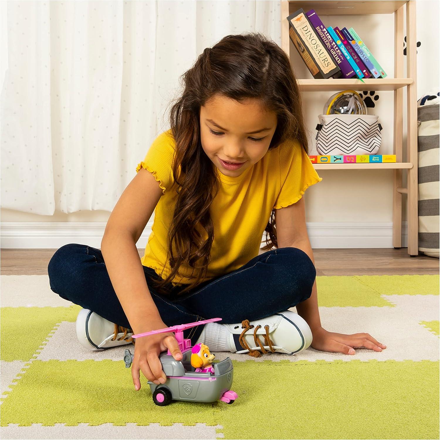 Helicóptero de Skye PAW Patrol con Figura Coleccionable