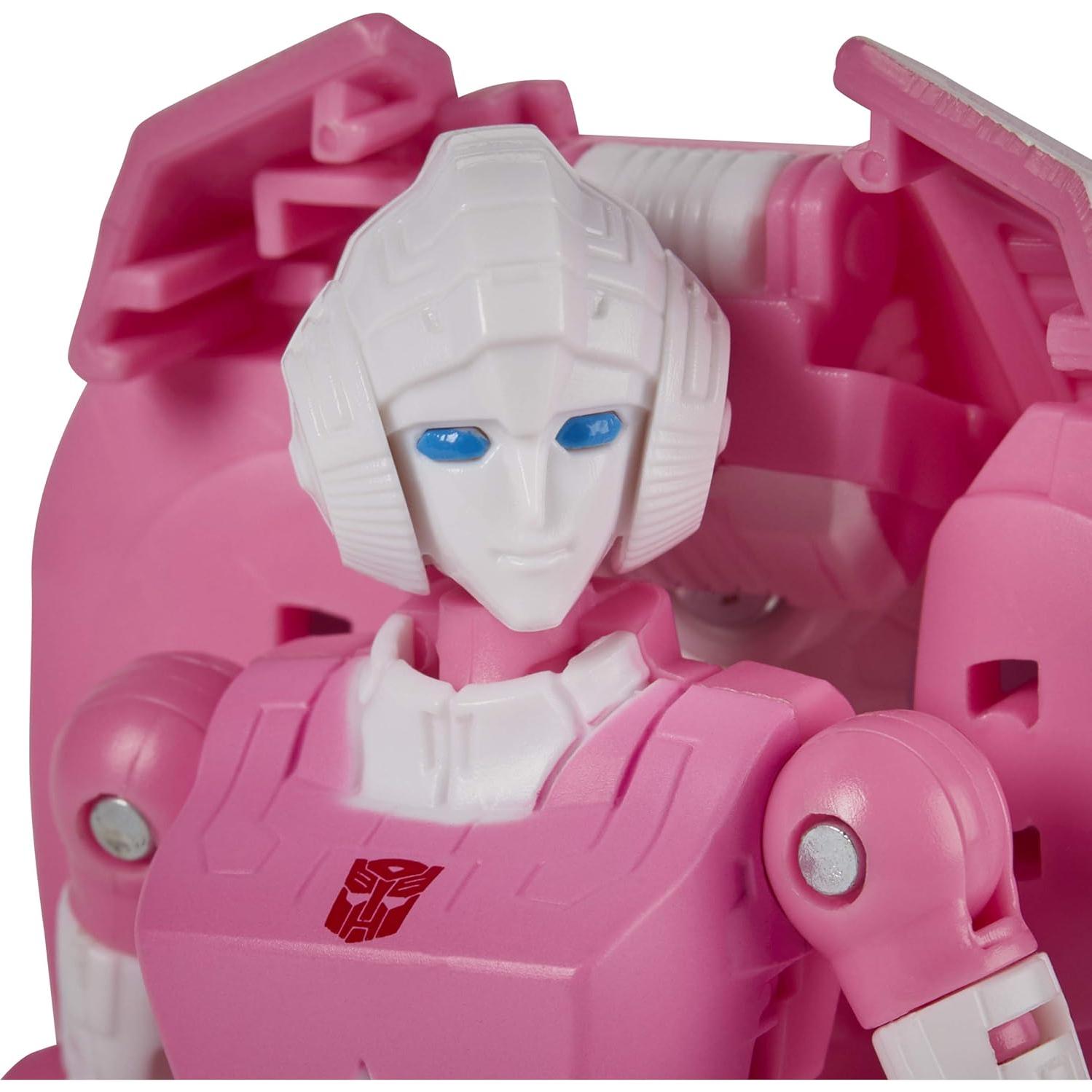 Figura de Acción Arcee Transformers Generaciones 14 cm