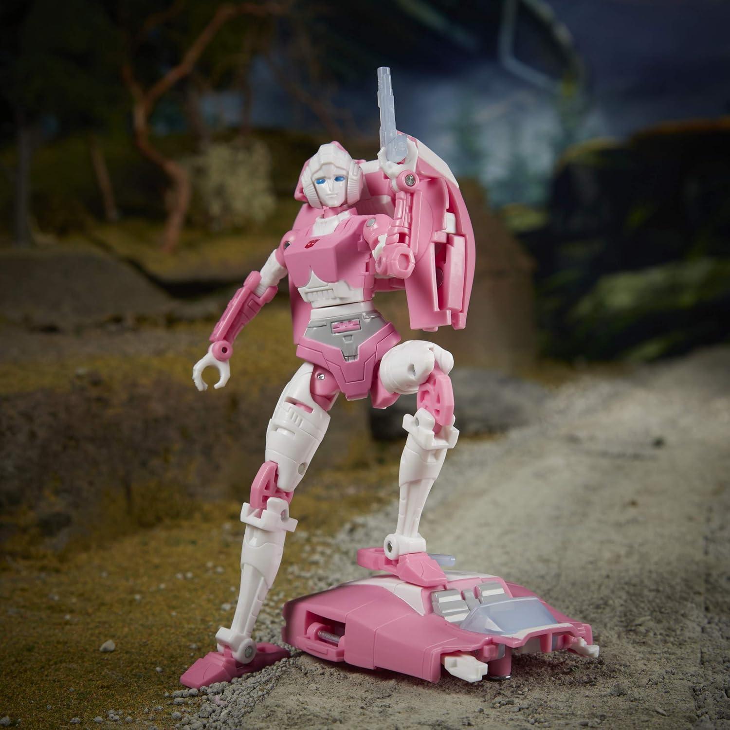 Figura de Acción Arcee Transformers Generaciones 14 cm