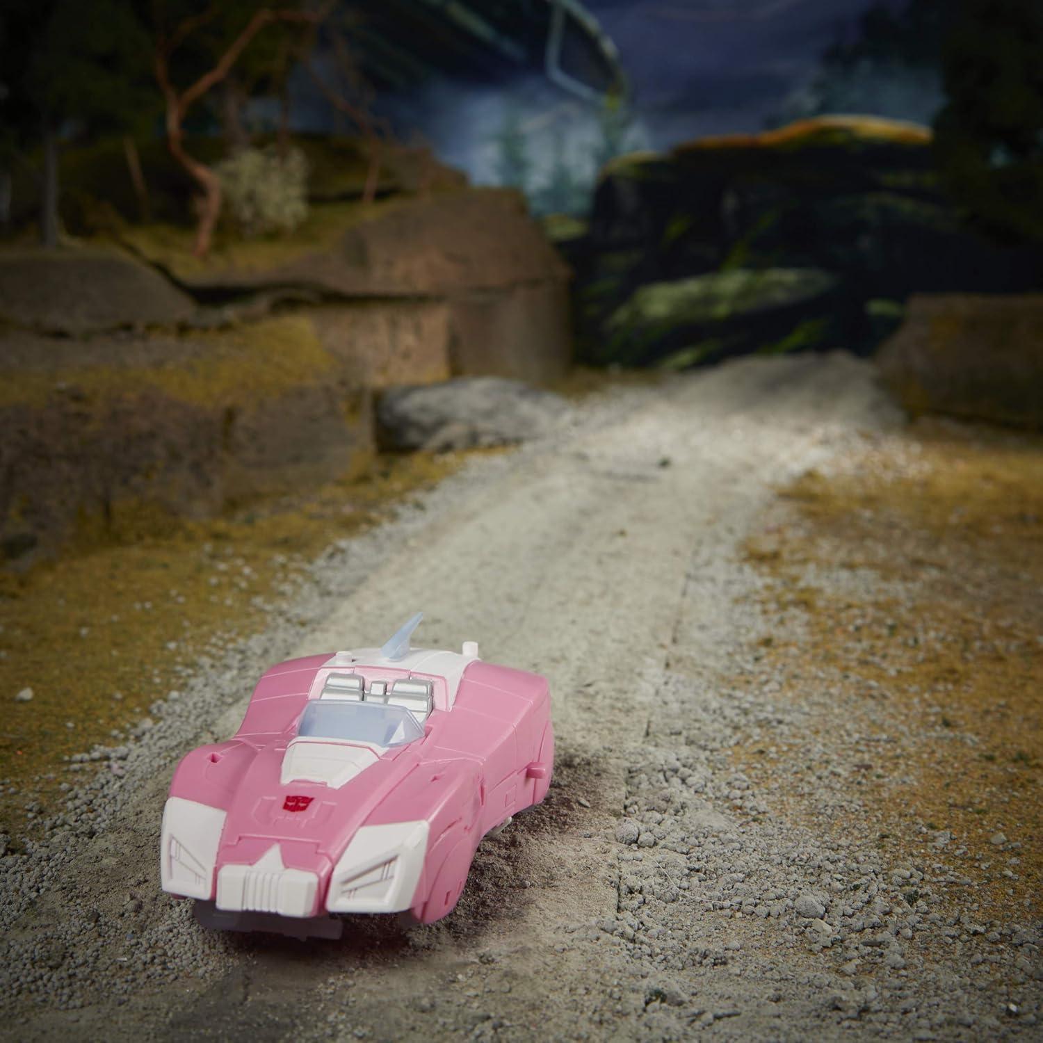 Figura de Acción Arcee Transformers Generaciones 14 cm