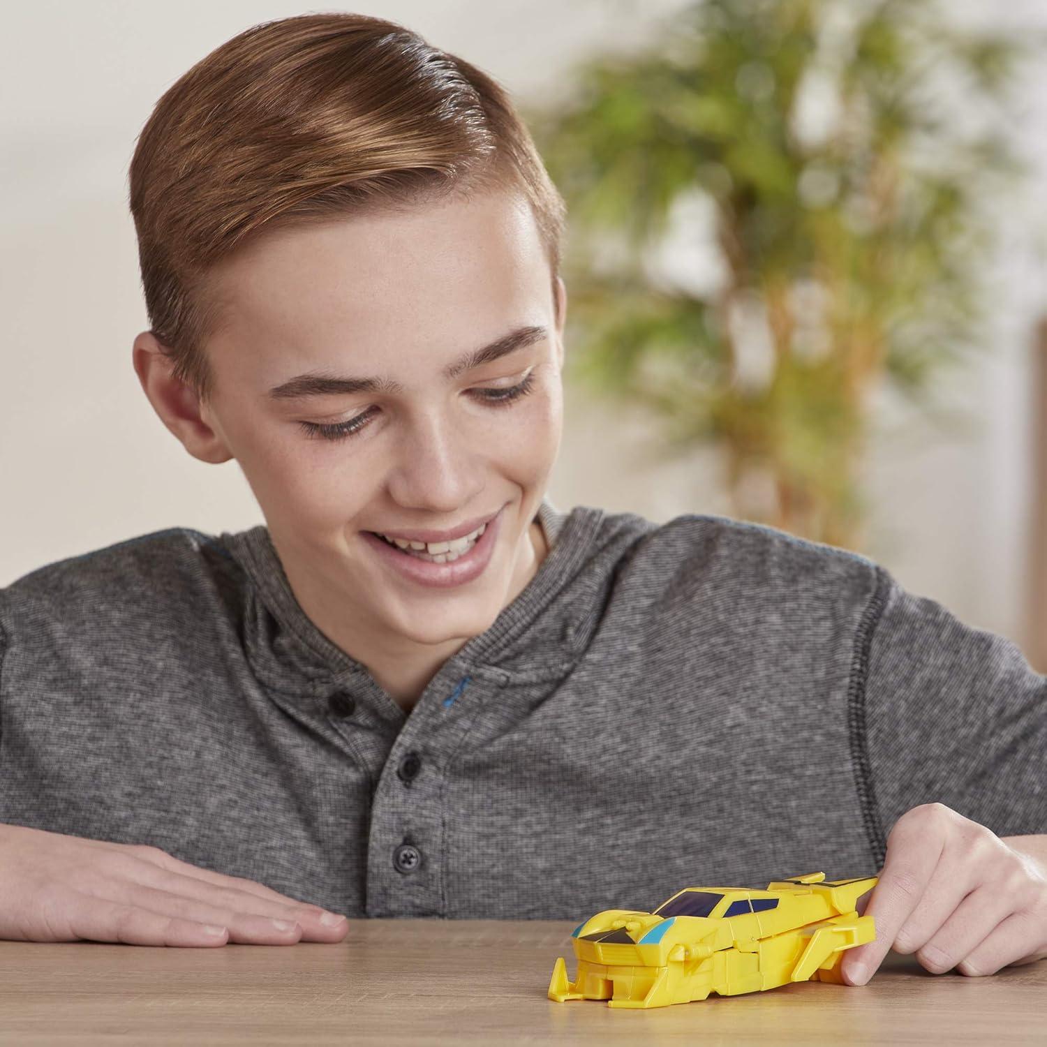 Figura Transformers Bumblebee 13.7 cm con Movimiento de Ataque