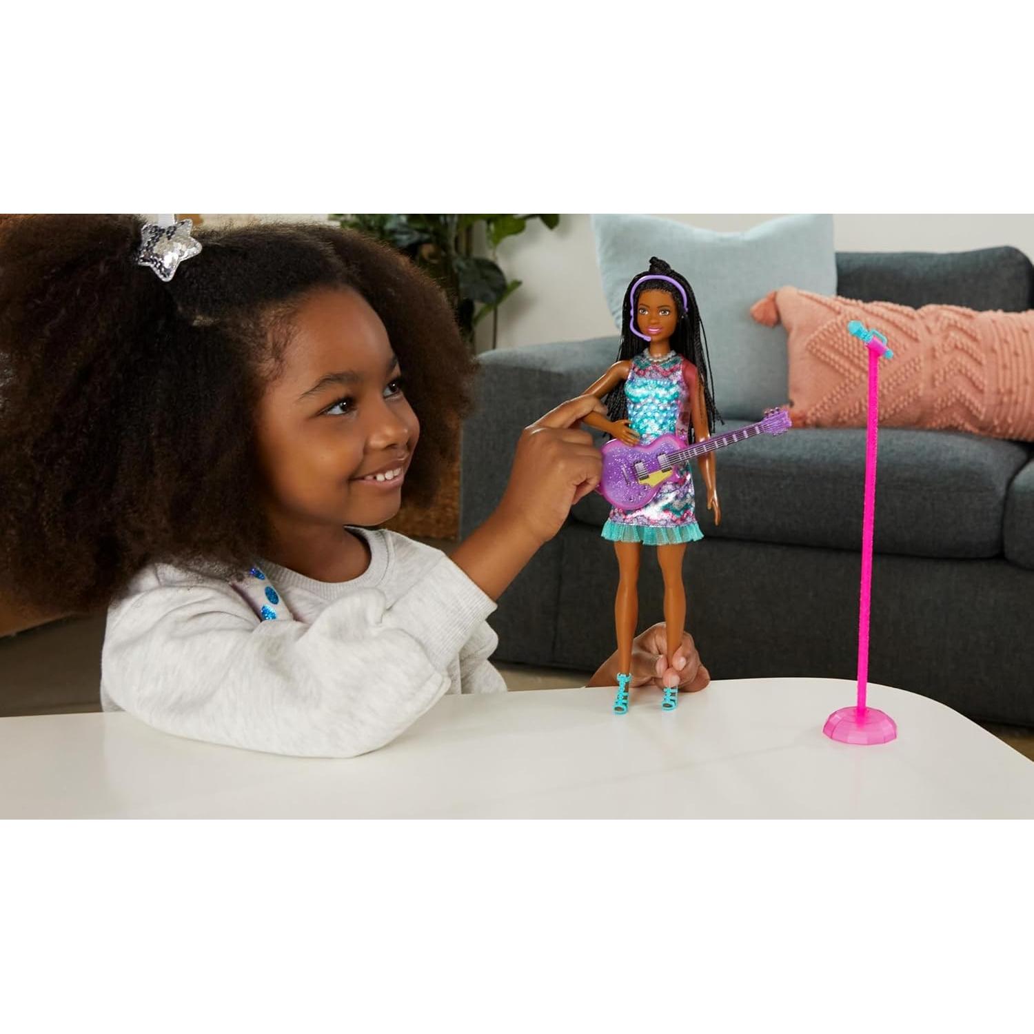 Muñeca Barbie Brooklyn Cantante con Música y Luz - Mattel