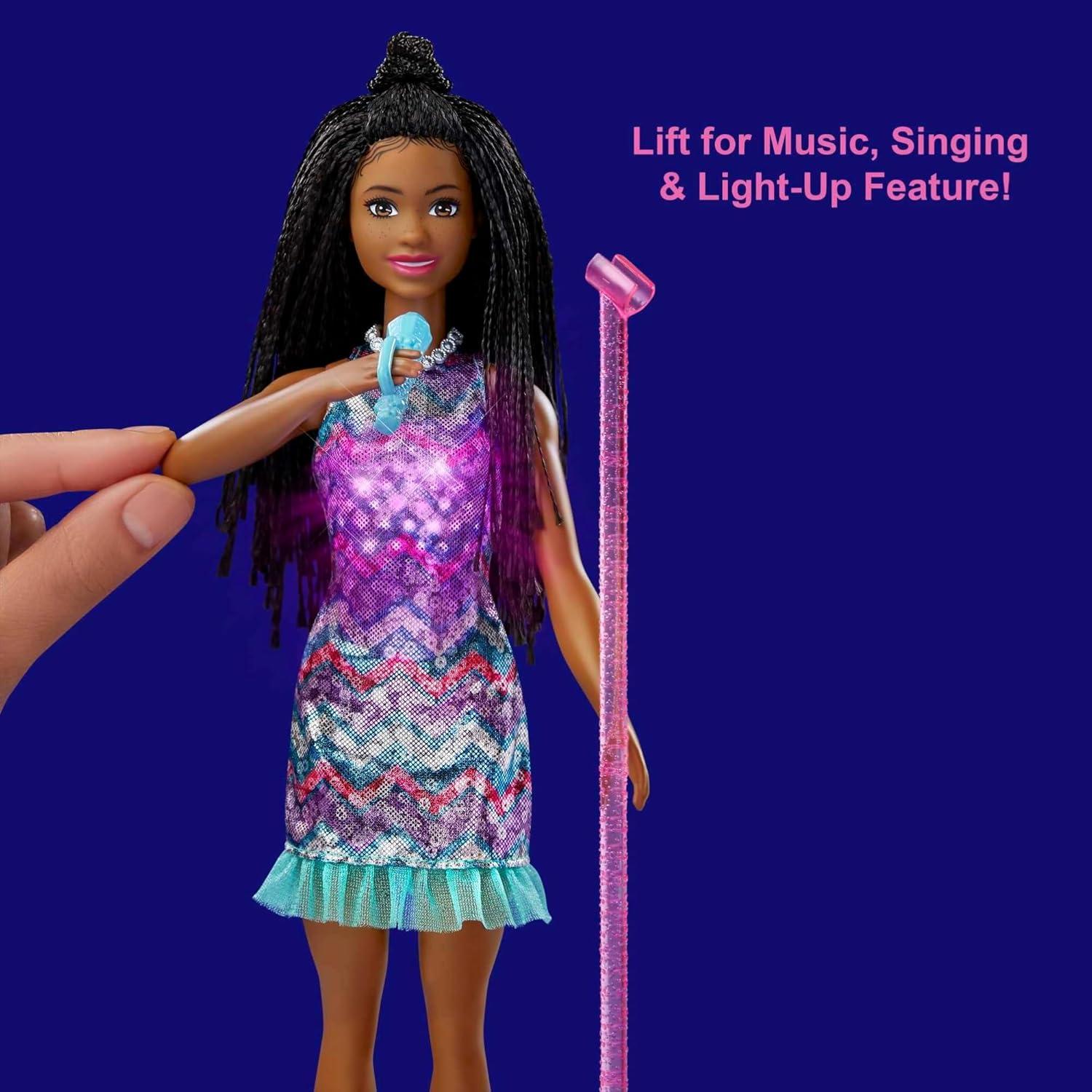 Muñeca Barbie Brooklyn Cantante con Música y Luz - Mattel