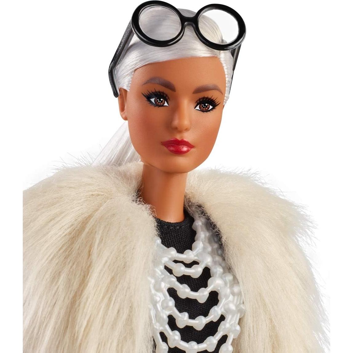 Muñeca Barbie Iris Apfel Coleccionista con Chaleco Multicolor