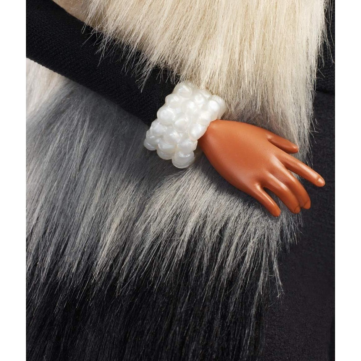 Muñeca Barbie Iris Apfel Coleccionista con Chaleco Multicolor