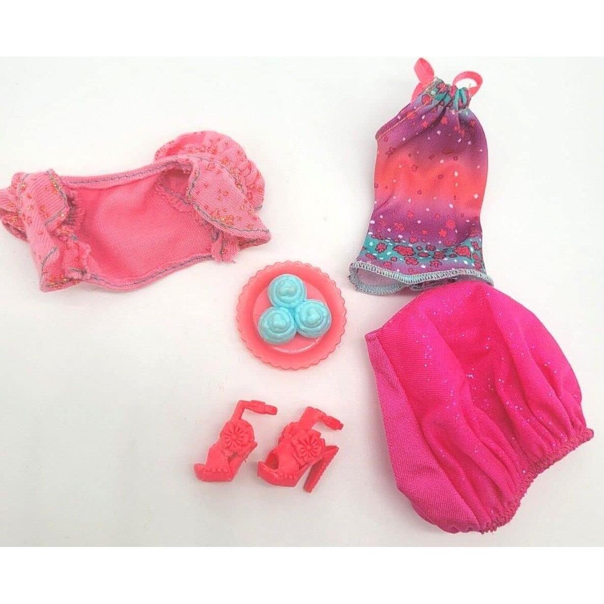 Conjunto de Ropa para Muñecos Ken y Barbie Mattel N8322 - 4 Atuendos