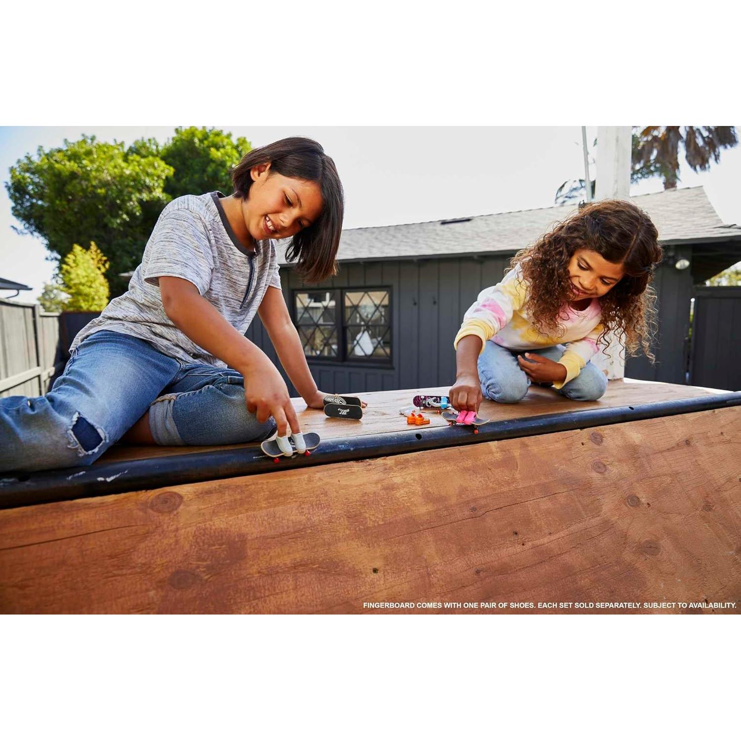 Fingerboard Hot Wheels Skate Tony Hawk con Zapatillas