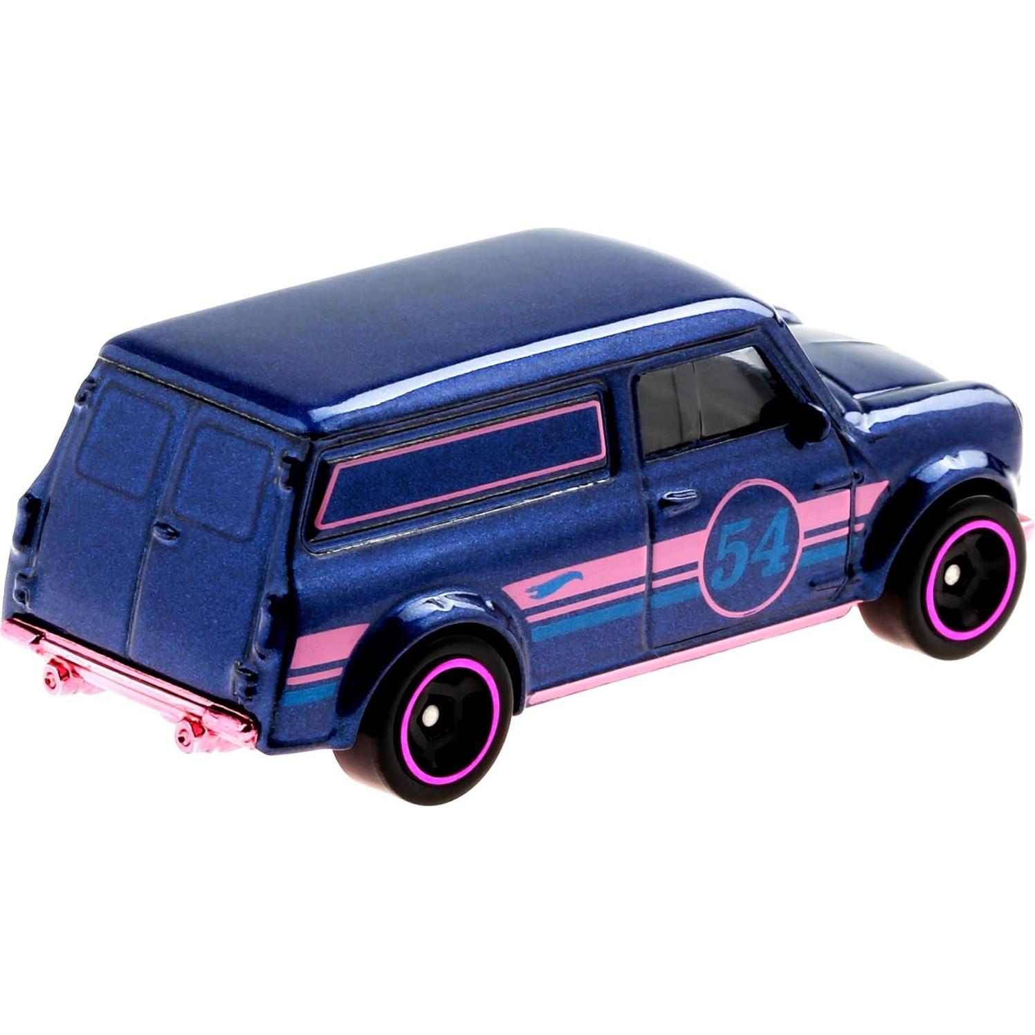 Hot Wheels 67 Austin Mini Van Diecast Perla y Cromo 2022