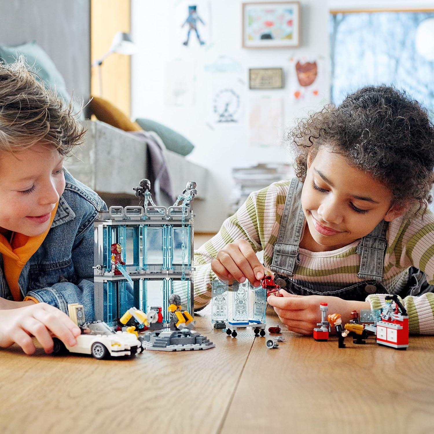 LEGO Marvel Iron Man Armory 76216 - Set de Construcción 496 Piezas