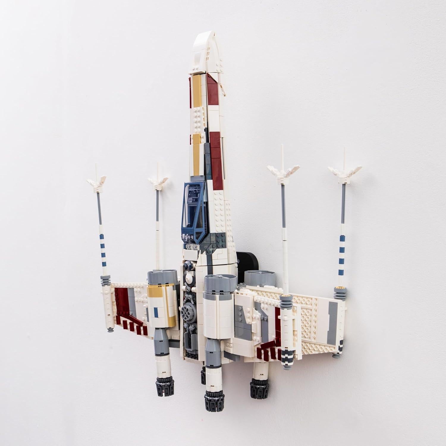 Soporte de Pared Brickify para LEGO UCS X-Wing 75355 - Exhibición Premium