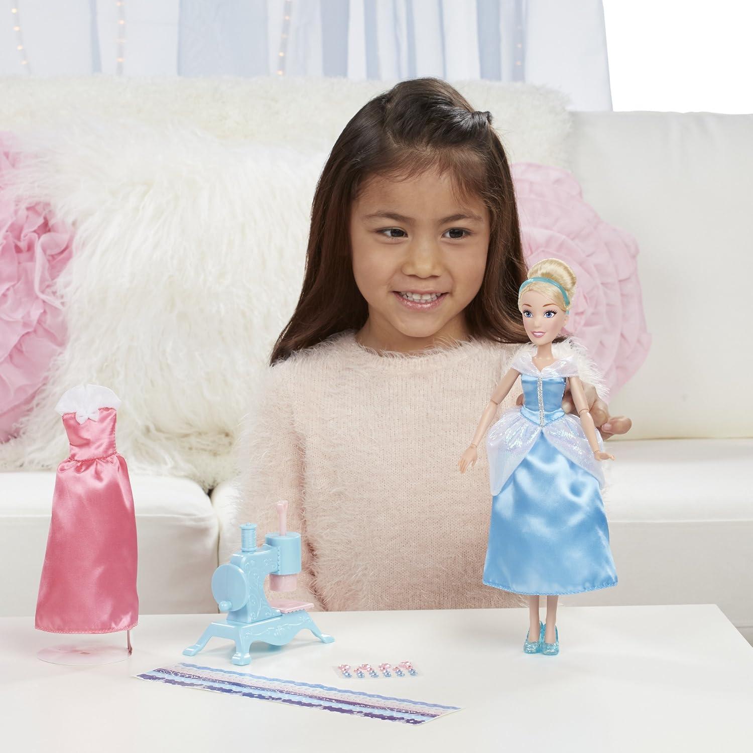 Muñeca Cenicienta Disney Princess con Sellos y Gemas