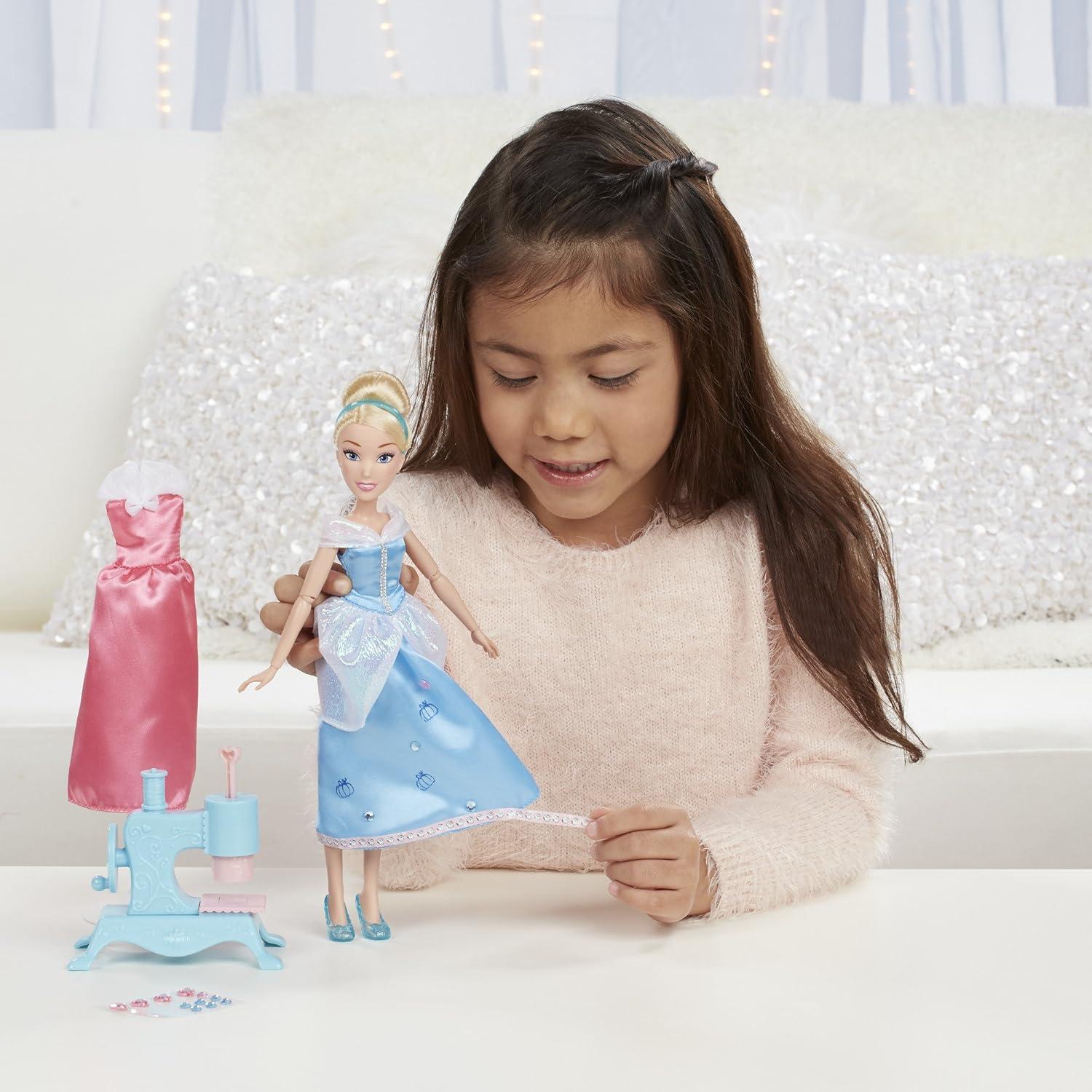 Muñeca Cenicienta Disney Princess con Sellos y Gemas