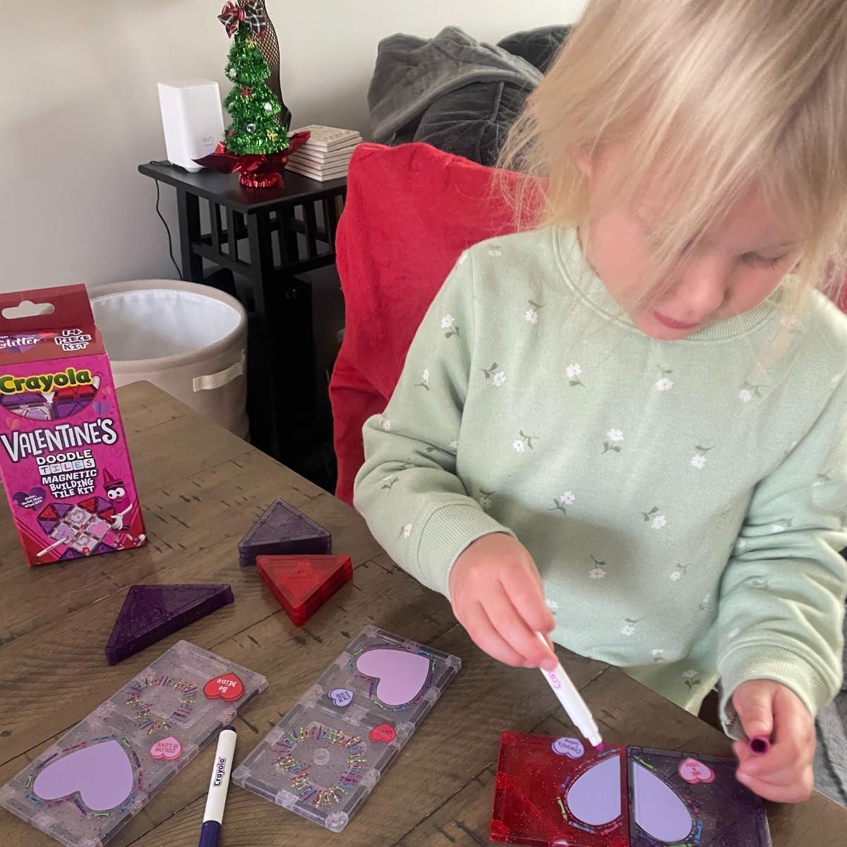 Juego de Azulejos Magnéticos Crayola Doodle San Valentín 14 Pzs