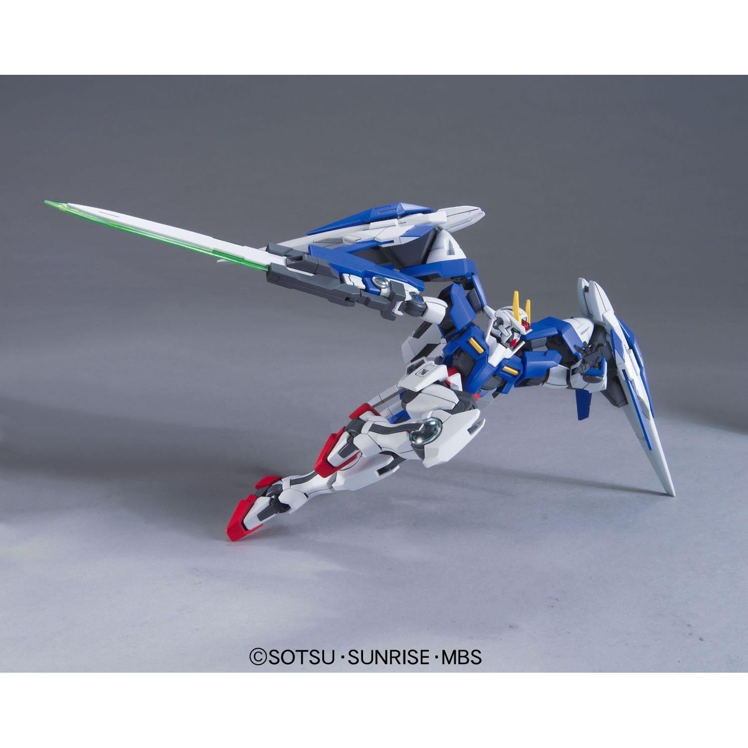 Figura de Acción Gundam 00 Raiser Plus Bandai 1/144