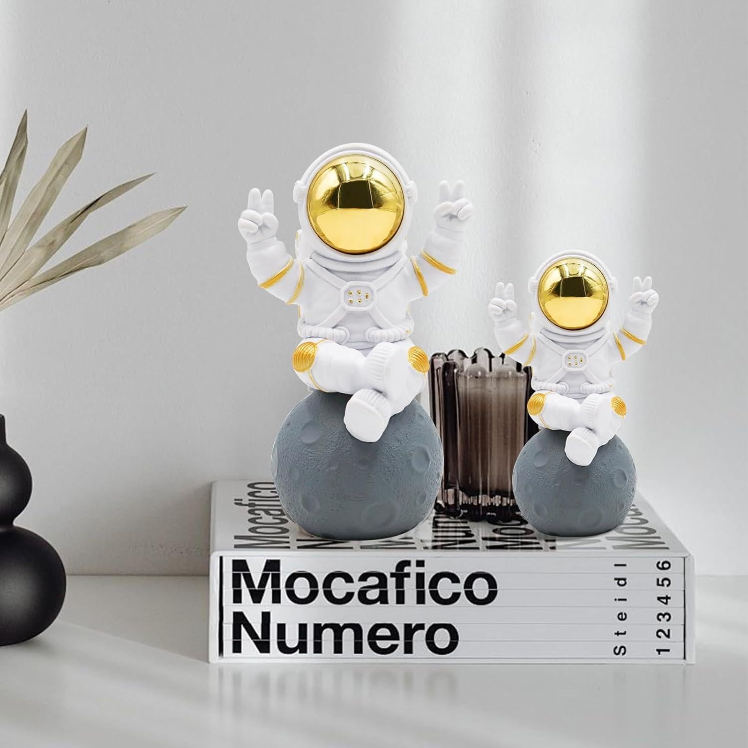 Estatua Decorativa de Astronauta Oooct - Resina 7.37 cm