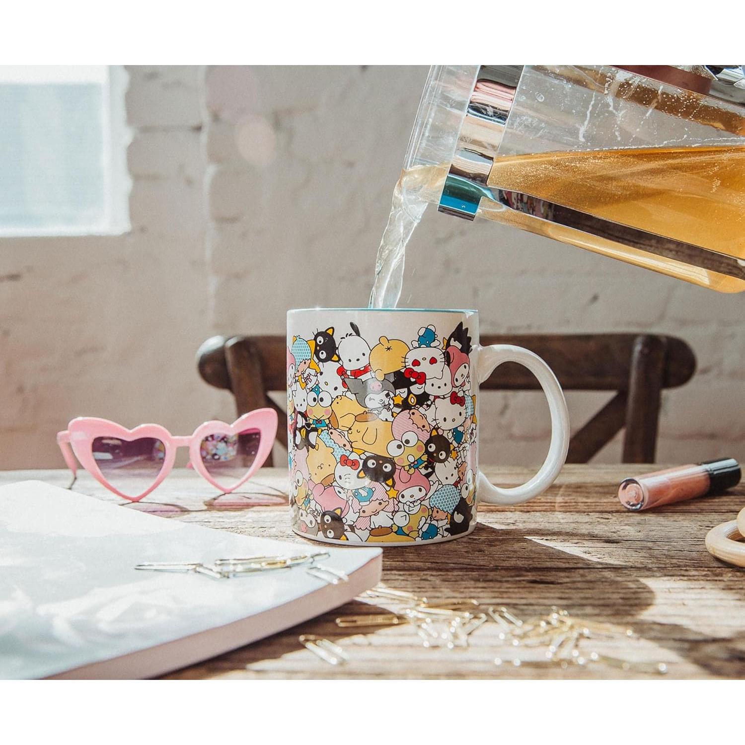 Taza de Cerámica Hello Kitty y Amigos 591 ml Libre BPA