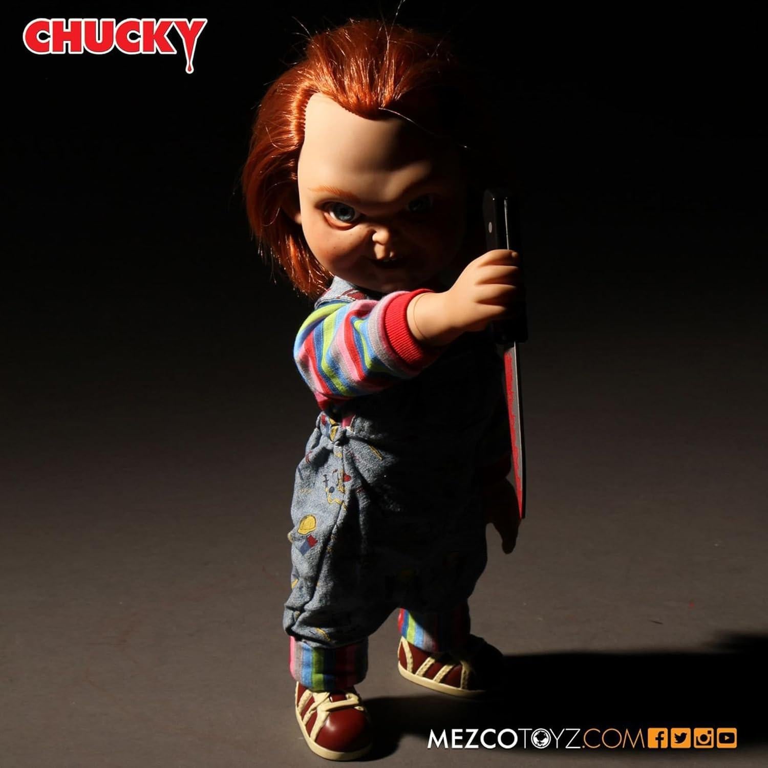 Figura de Acción Chucky Good Guy Mezco 38 cm con Sonido