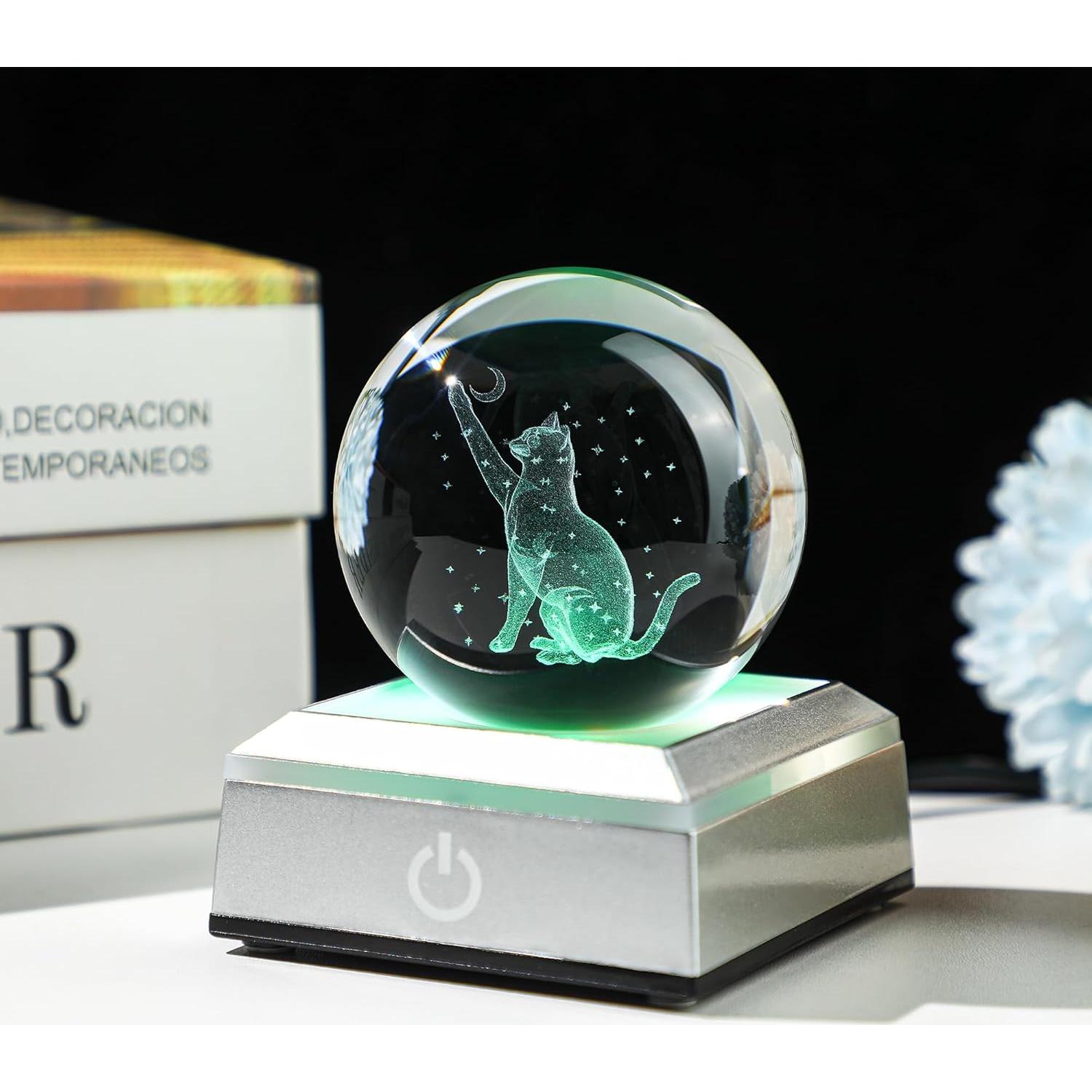 Bola de Cristal 3D Gato YU FENG con Base LED Colorida 6 cm