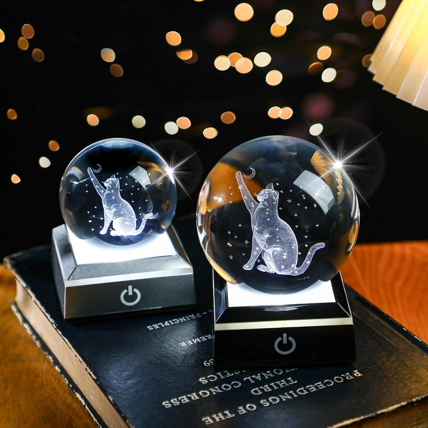 Bola de Cristal 3D Gato YU FENG 8 cm con Luz Colorida