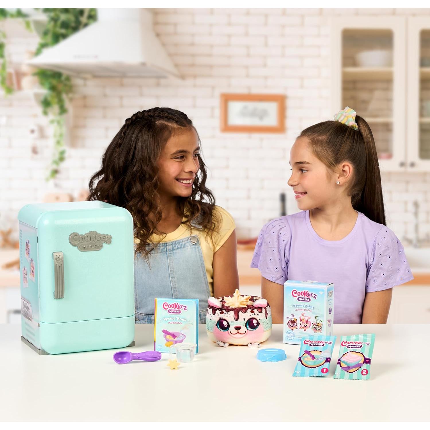 Cookeez Makery Freezy Cakez - Peluche Interactivo Sorpresa