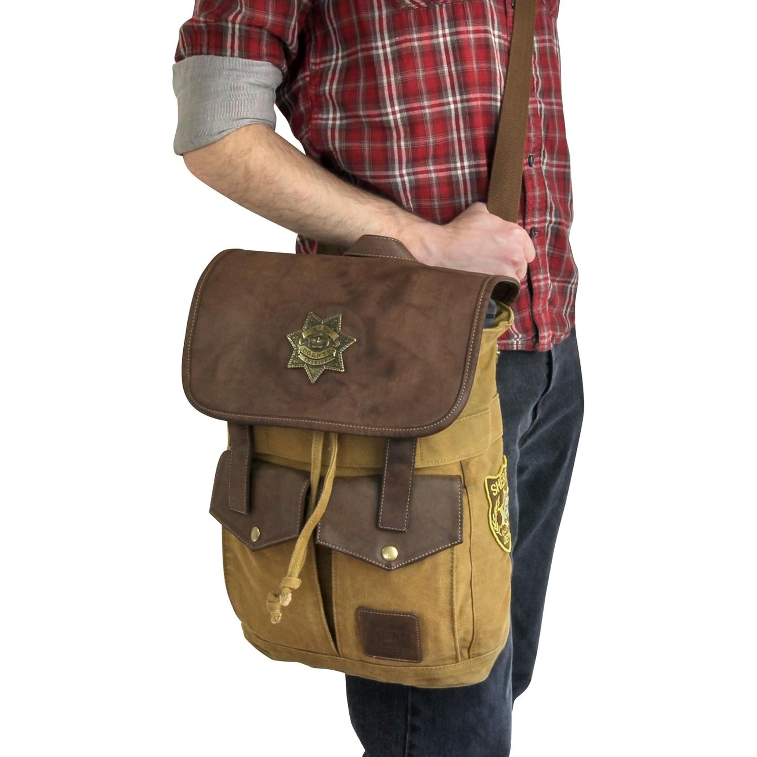 Mochila The Walking Dead Sheriff Rick Marrón 45.72x30.48cm