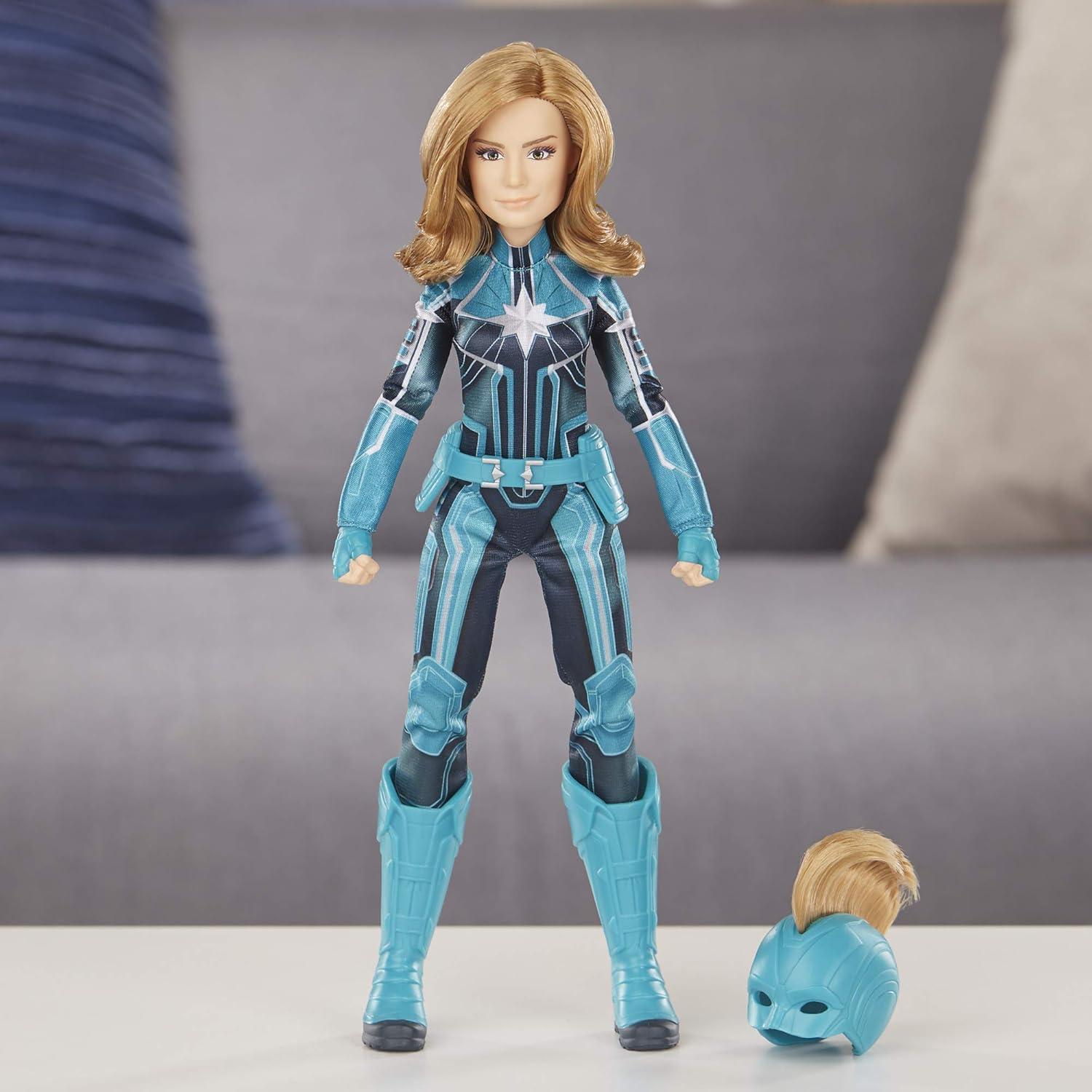 Muñeca Superhéroe Capitán Marvel Hasbro 29.2 cm con casco