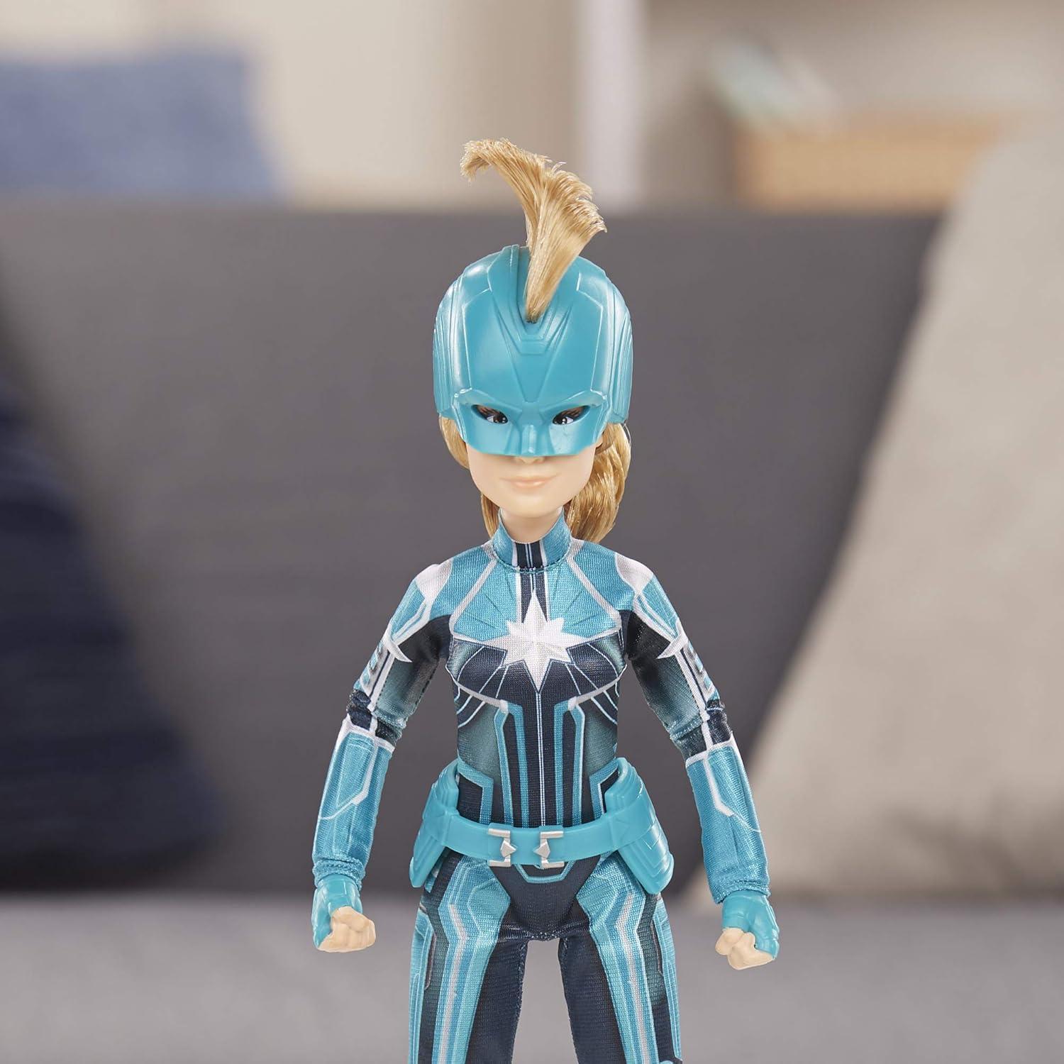 Muñeca Superhéroe Capitán Marvel Hasbro 29.2 cm con casco