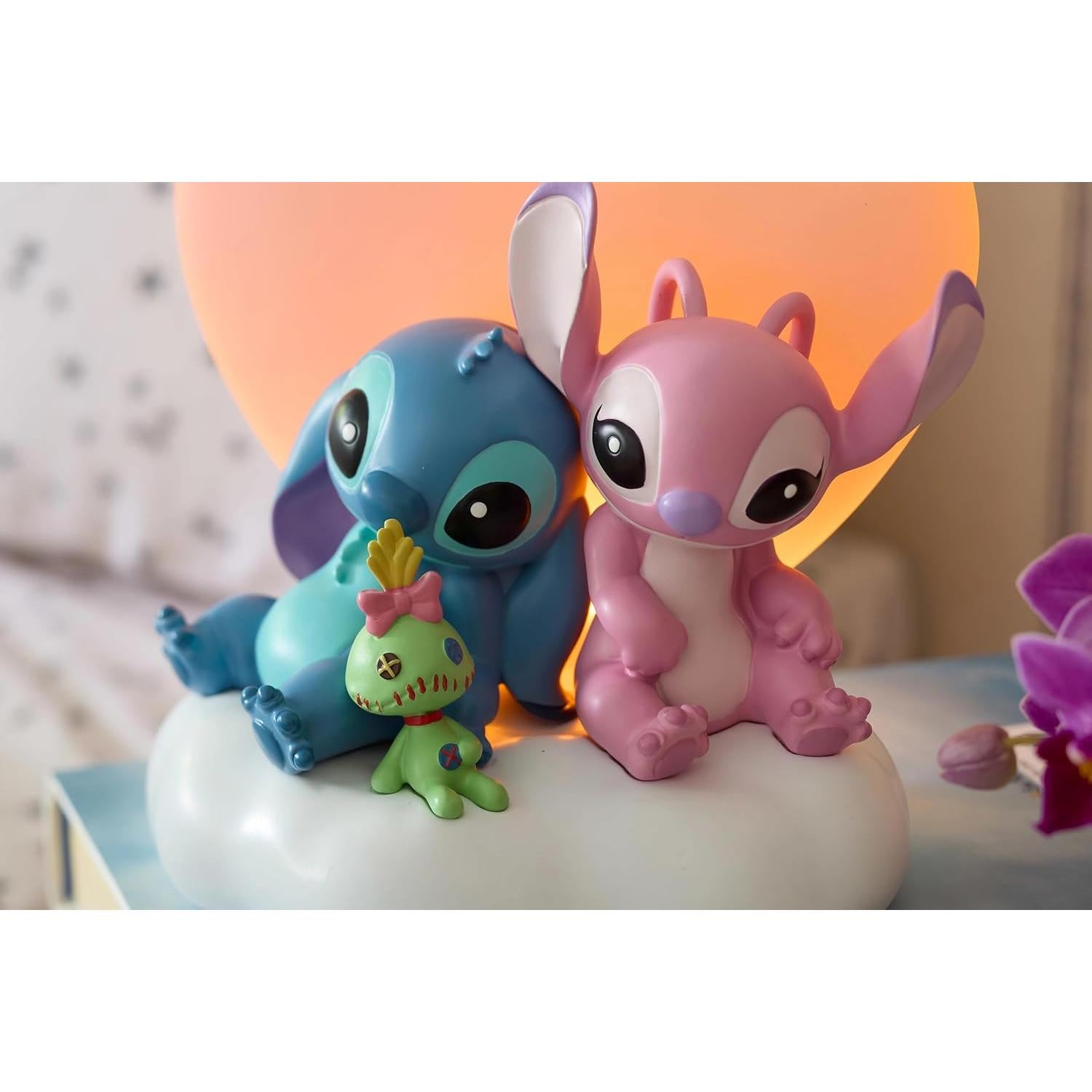 Figurita Enesco Disney Showcase Lilo y Stitch 17.78 cm