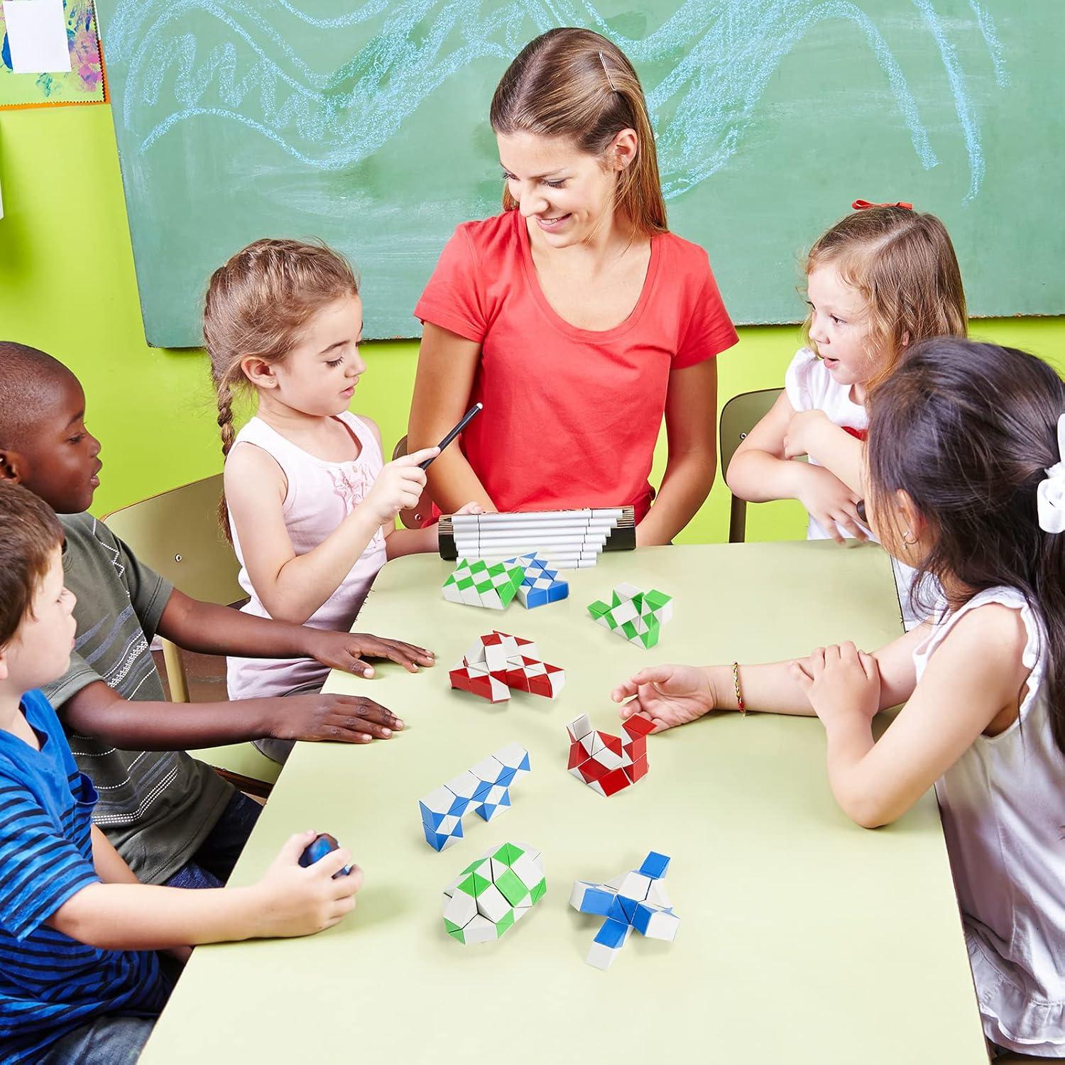 Paquete de 60 Cubos de Serpiente Antiestrés Chivao 21.5 cm