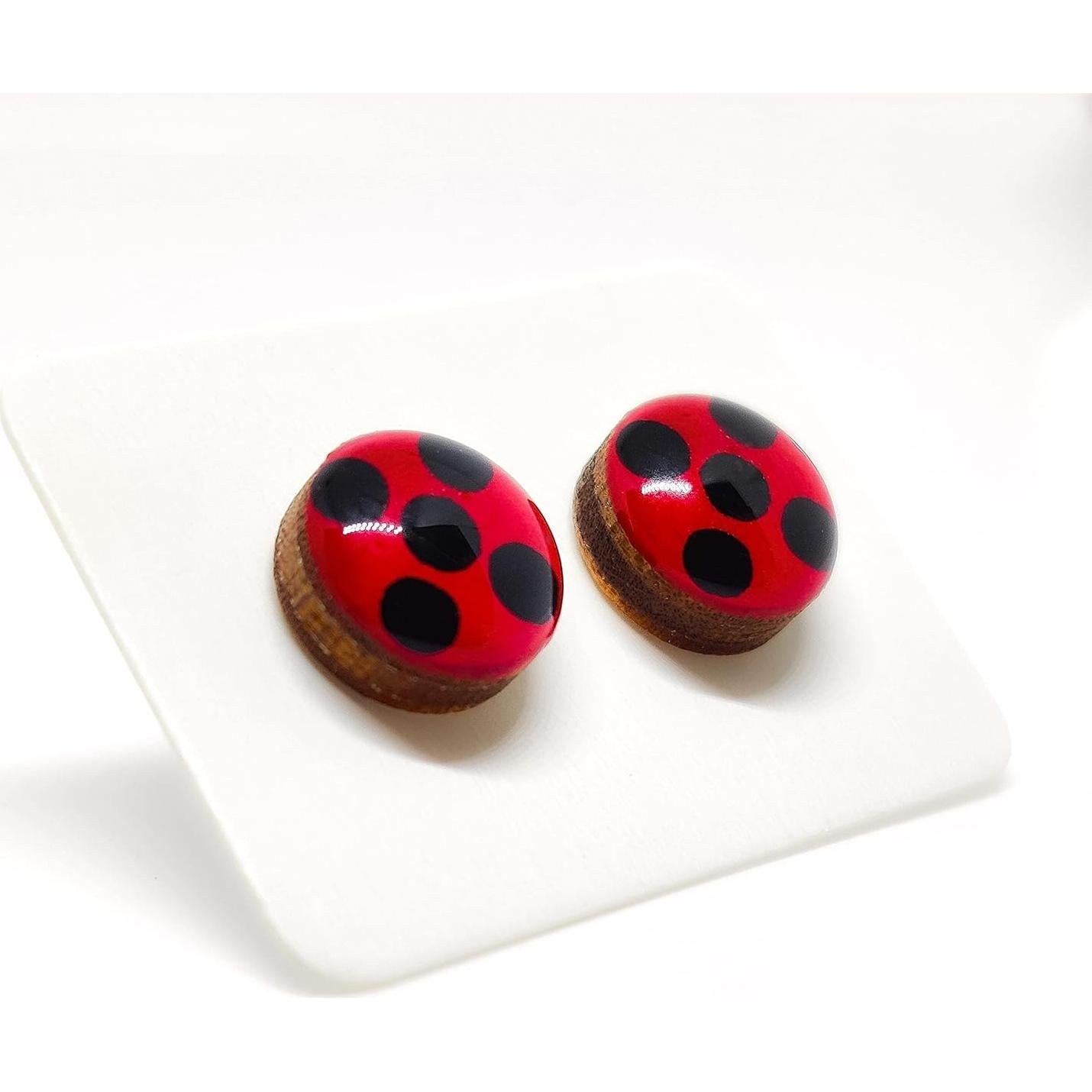 Pendientes de Stud Hechos a Mano Candi Cove 10 mm Mariquita