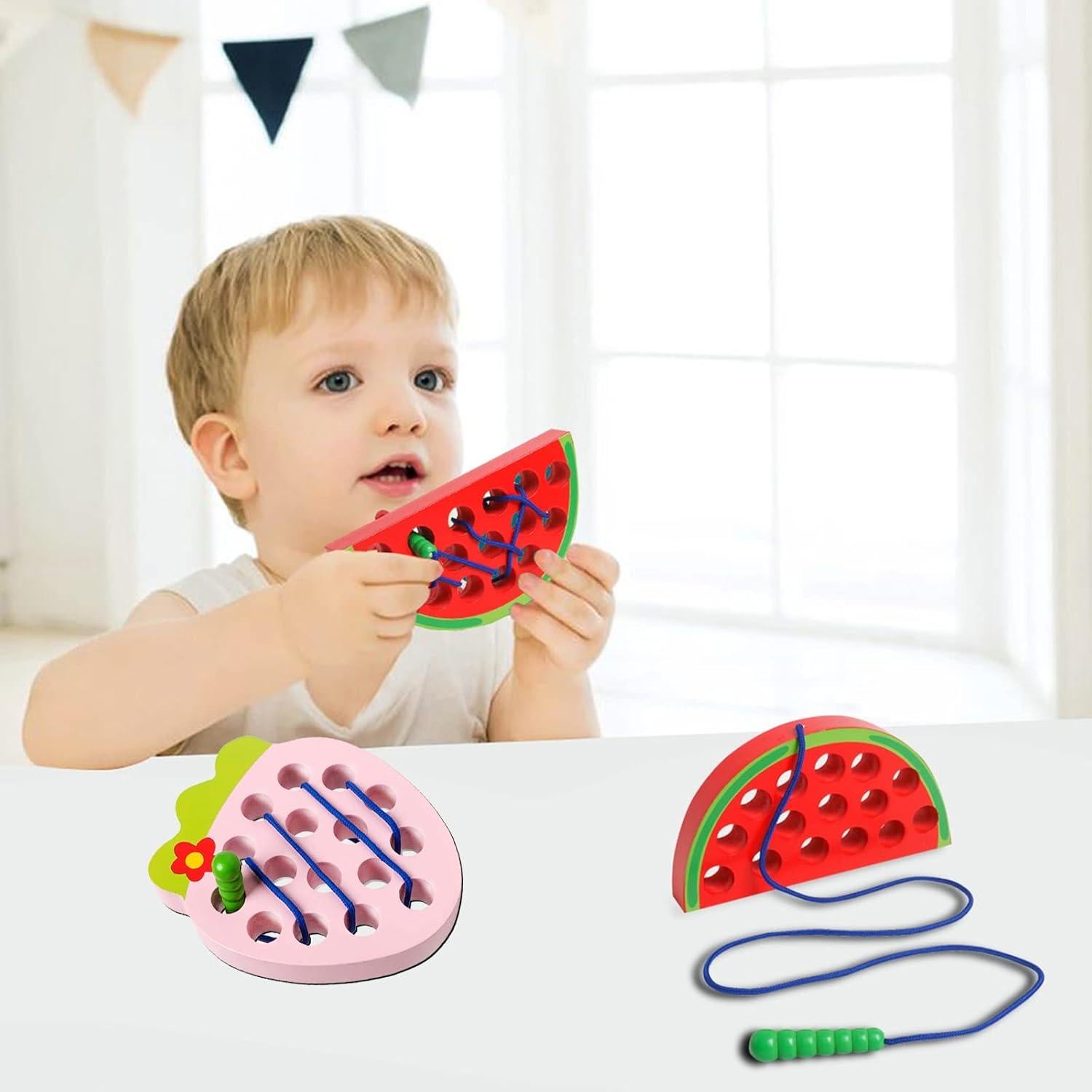 Juguete de Enhebrar de Madera Fresa NAODONGLI 14x15 cm