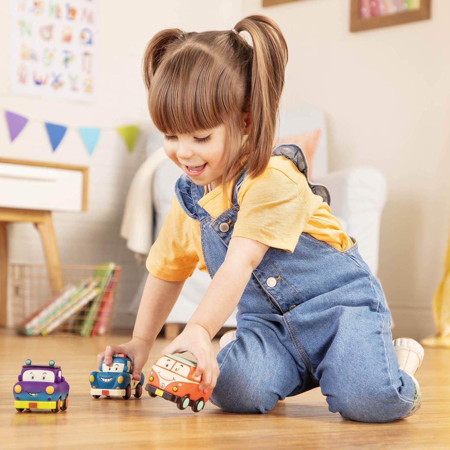 Set de Mini Vehículos de Retroceso B. Toys - 3 Coches 9 cm