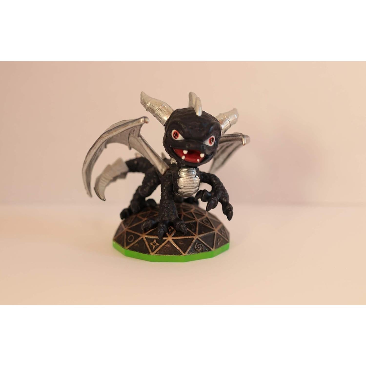 Figura Mini Spyro Dragón Negro Skylanders con Tarjeta