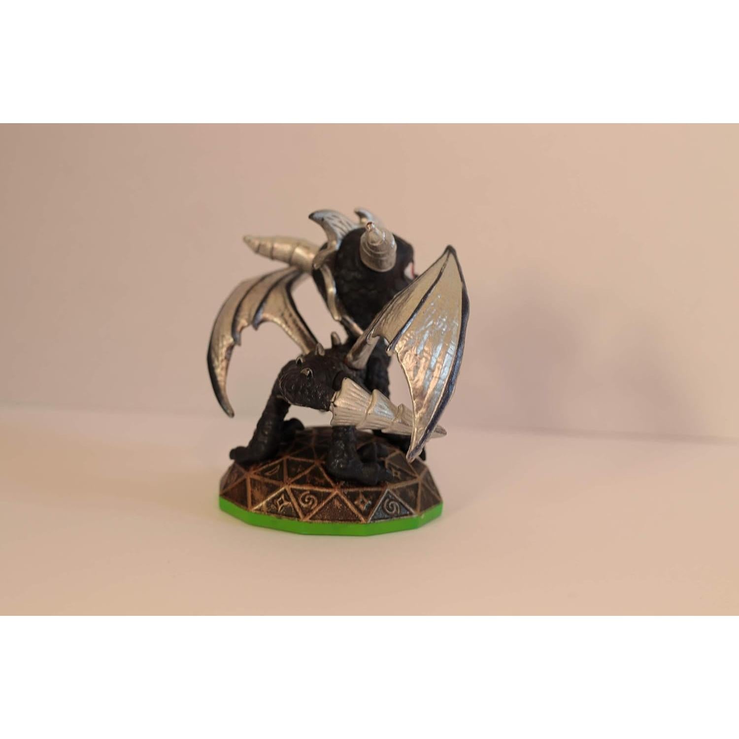 Figura Mini Spyro Dragón Negro Skylanders con Tarjeta