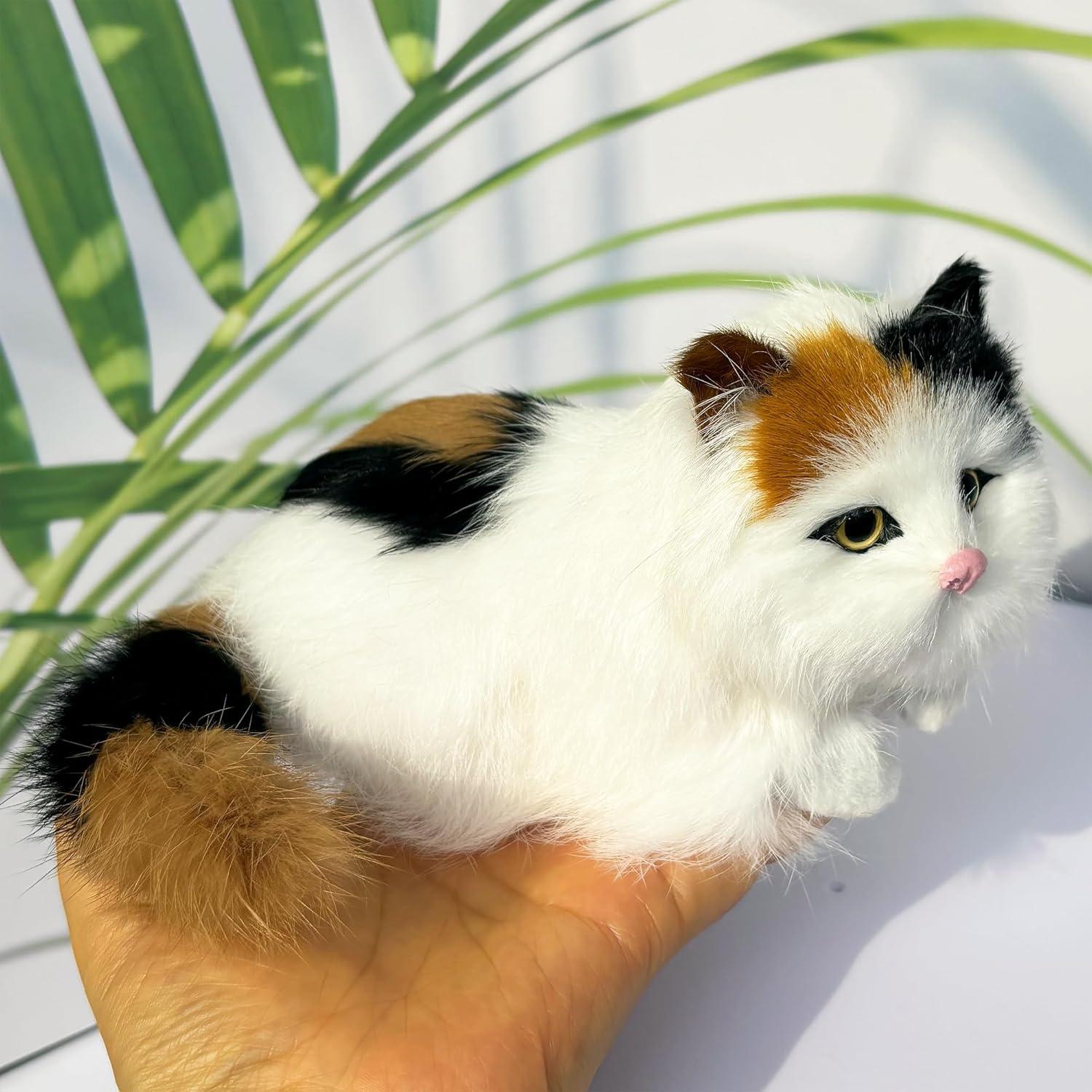 Figurita Gato Calico Bebé Realista Basuo-9Q 17.95cm Decorativa