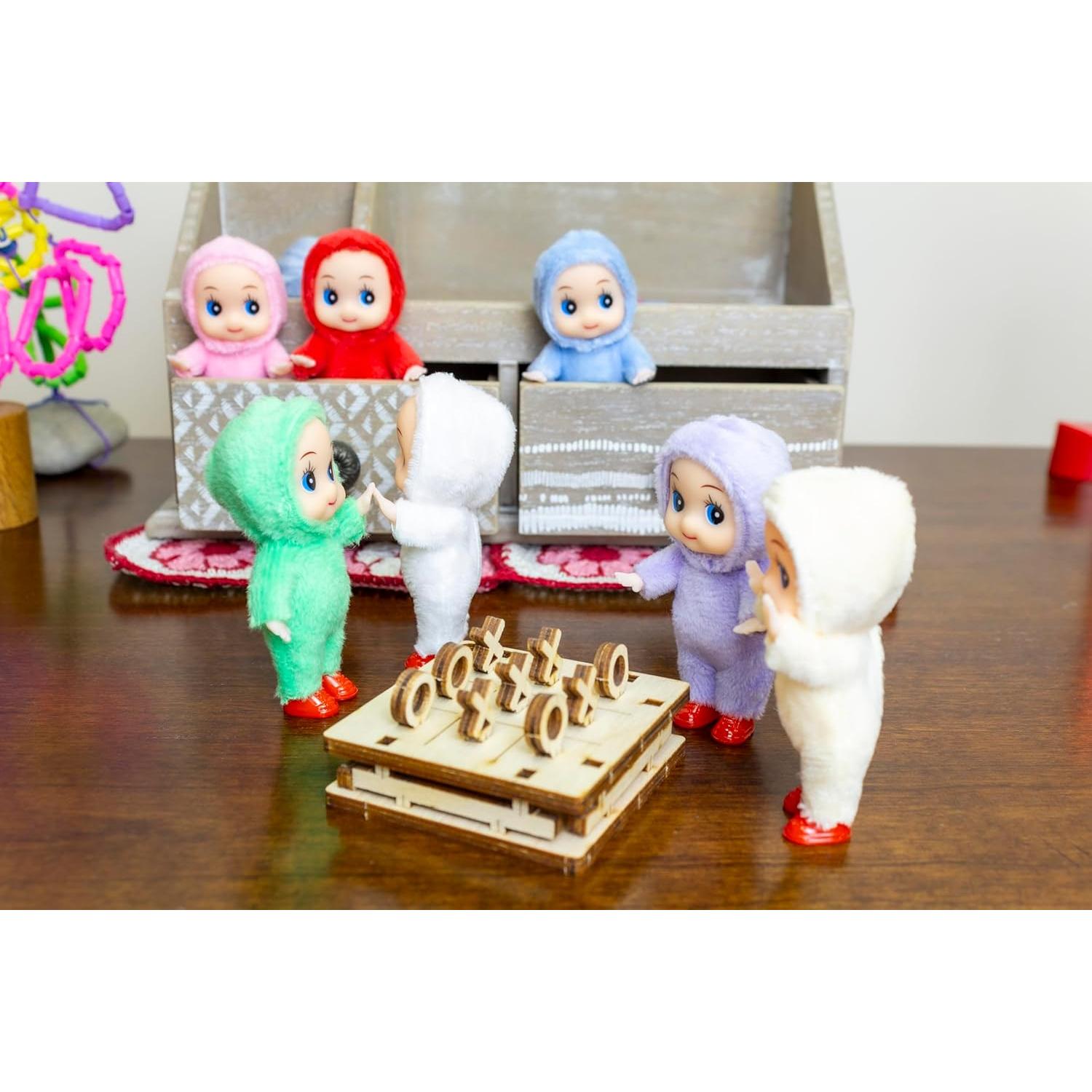 Baby Elf Doll. Bambino in Cream Romper | Bebe Lutin de Noel en Costume Jaune