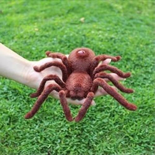 Araña Realista Control Remoto CUTE SUNLIGHT 17x16x4.8cm