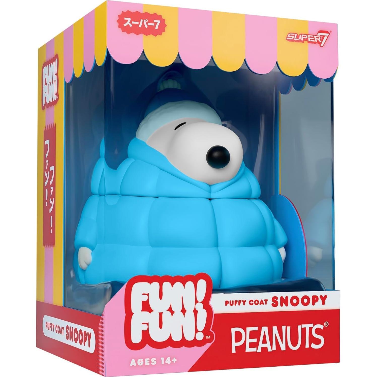 Figura de Acción Snoopy Super7 con Abrigo Esponjoso 5"