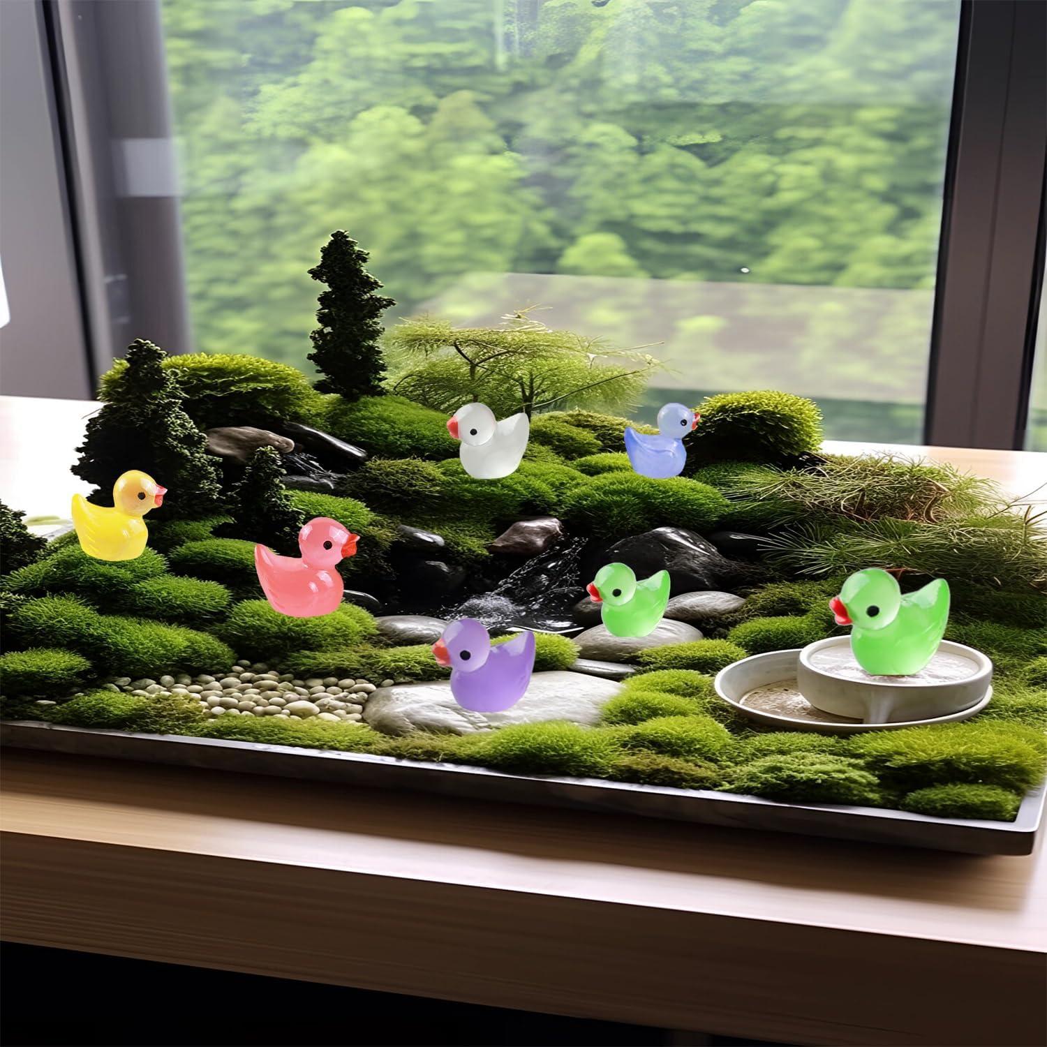 Paquete de 36 Patitos Luminiscentes de Resina para Manualidades