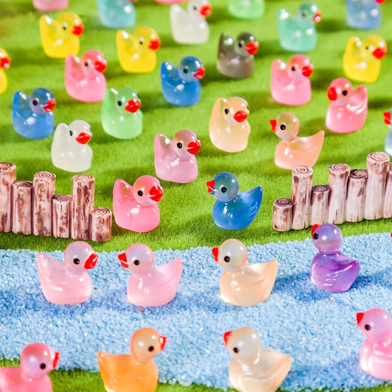 50 Patitos Brillantes en la Oscuridad - Decoración Multicolor