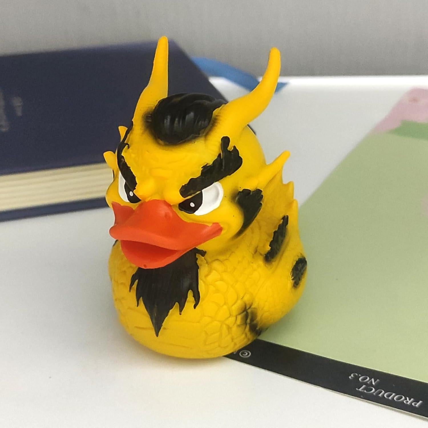 Figura de Pato Gótico Caprichoso YOKUSHI - Resina 9.9 cm