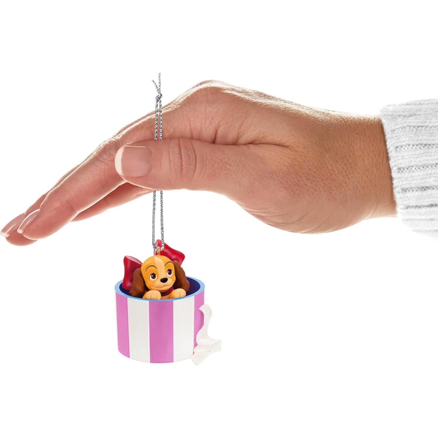 Adorno Navideño Hallmark Keepsake 2024 Disney La Dama y el Vagabundo